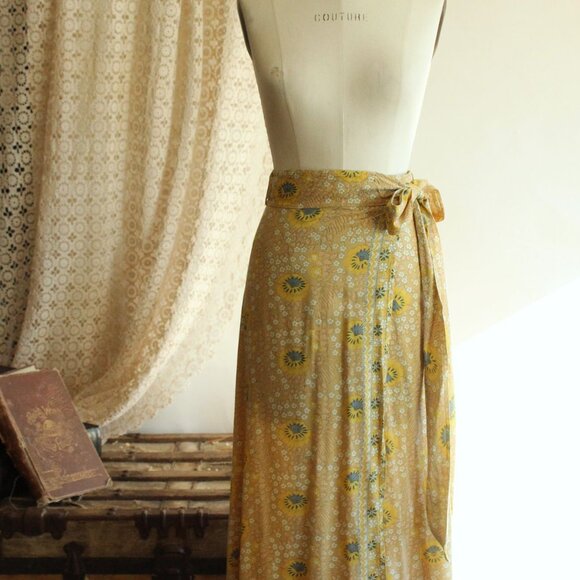 Natalie Martin Womens Wrap Skirt, Size Small, Yellow and Blue Floral Print Rayon - Picture 2 of 12